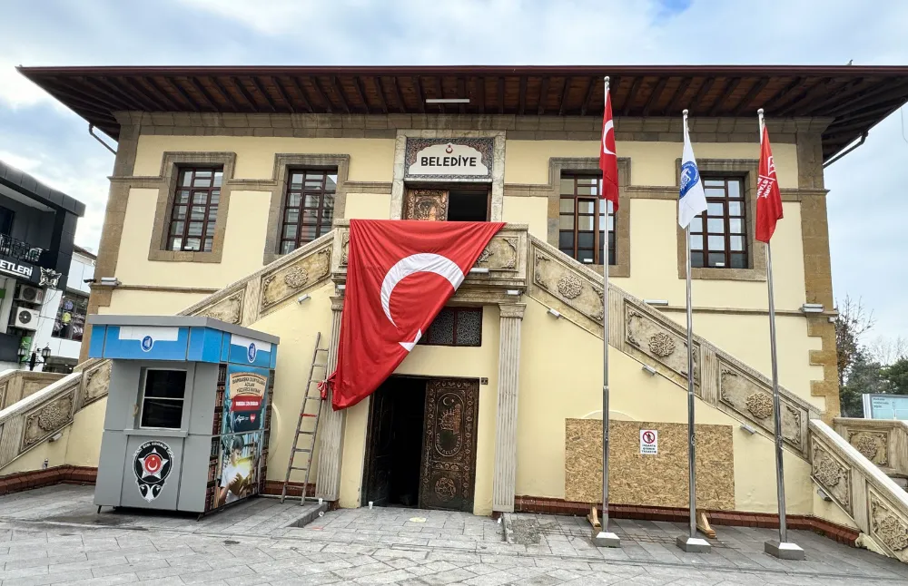 Tarihi Taş Bina kütüphane oluyor
